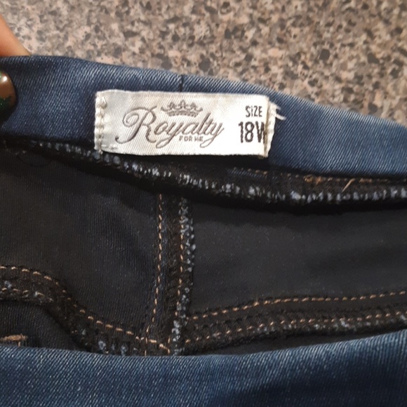 Denim capris - Picture 2 of 2